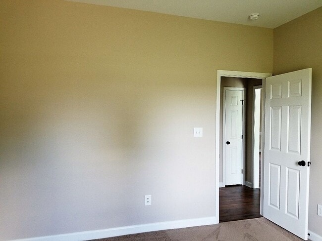 Building Photo - 102 N Landing Dr