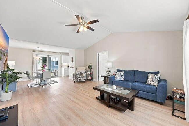 Building Photo - 1005 Macala Dr