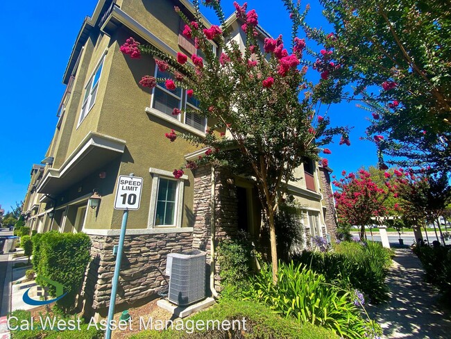 Foto del edificio - 3 br, 2.5 bath House - 2063 Oakland Road