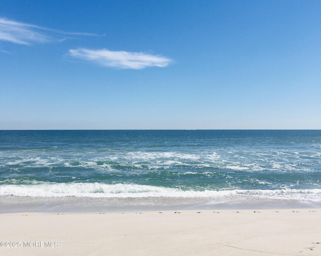 Primary Photo - 19 Diane Ln