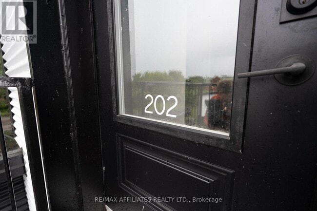 Photo du bâtiment - 202 First St W