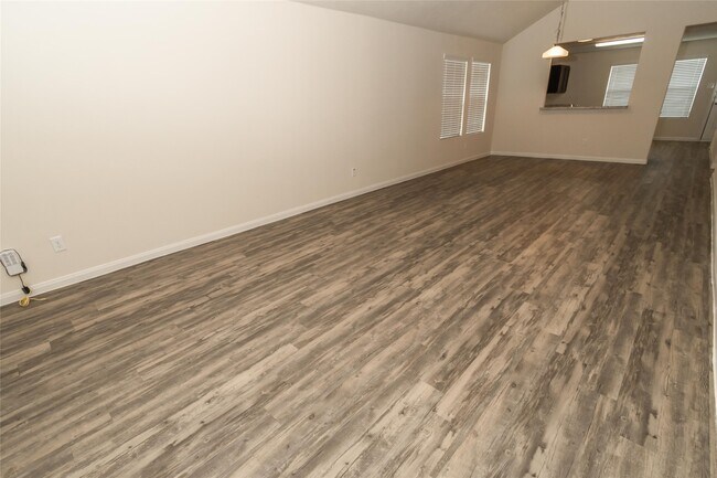 Building Photo - 75 Santa Barbara Dr