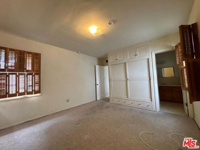 Foto principal - 15471 Victory Blvd