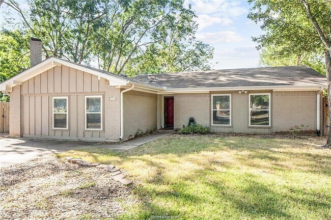 Building Photo - 1410 Antone Ct
