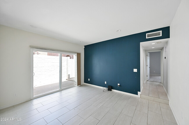 Building Photo - 417 S Terry Ln
