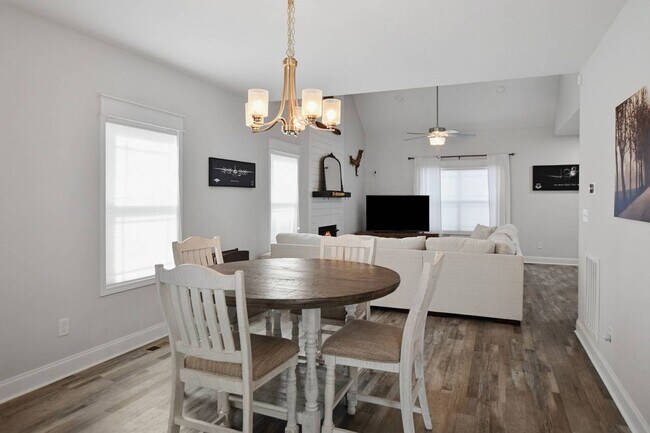 Foto del edificio - 515 Woodtrace Dr
