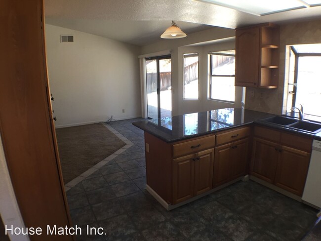 Building Photo - 4 br, 2 bath House - 35142 Momat ave