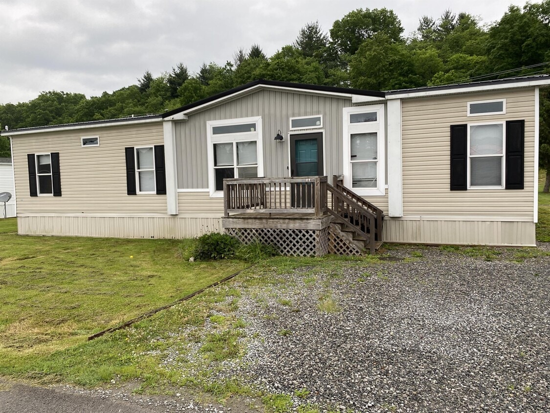 18 Elderberry Dr, Beverly, WV 26253 House Rental in Beverly, WV