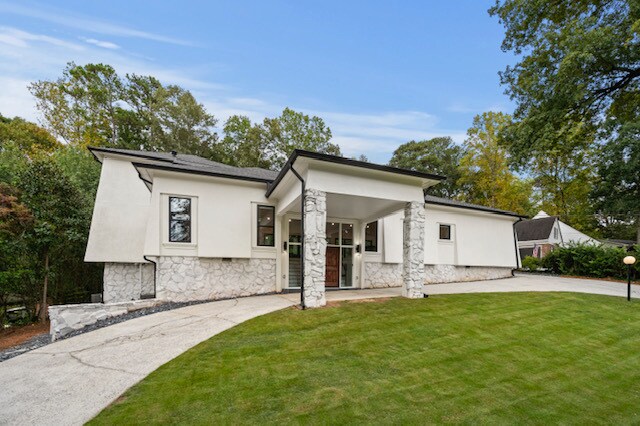 Primary Photo - 2026 Breckenridge Dr NE