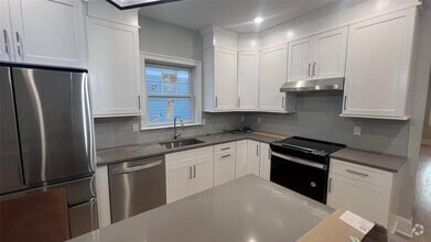 Building Photo - 234-236 Gainsborg Ave E