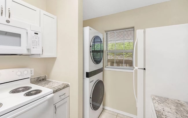Building Photo - Suncrest -13B