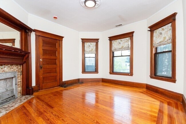 Building Photo - 24 Walden St