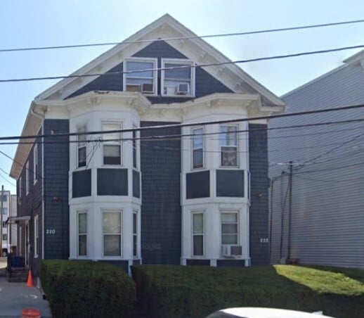 Building Photo - 224 Banks St
