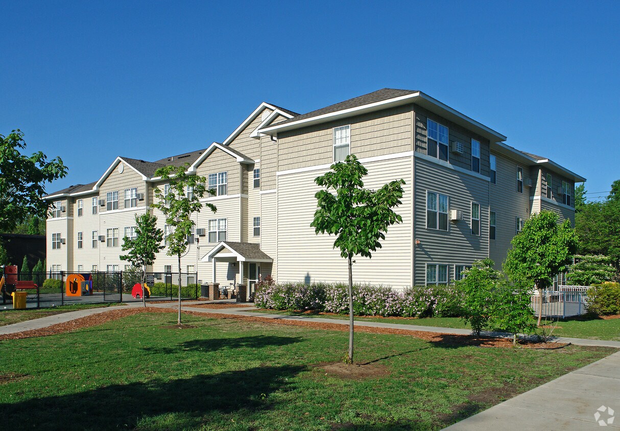 Primary Photo - 1034 Lafond Ave W