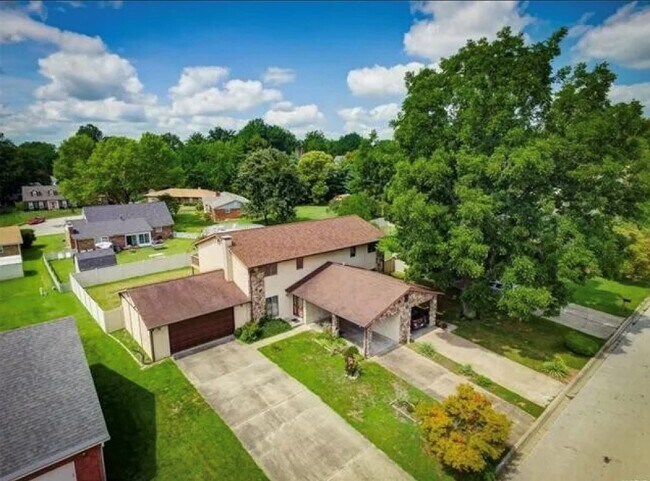 Foto del edificio - 307 Britanna Dr