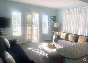 Building Photo - 918 Ocean Dr
