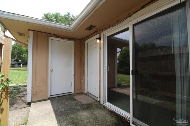 Foto del edificio - 3398 Green Briar Cir