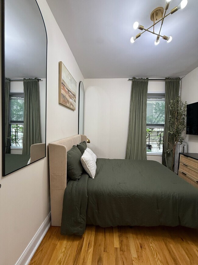Foto del edificio - Furnished room/NOT APARTMENT