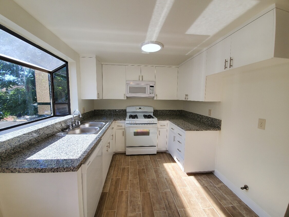 15035 Nordhoff St, North Hills, CA 91343 Townhouse for Rent in North