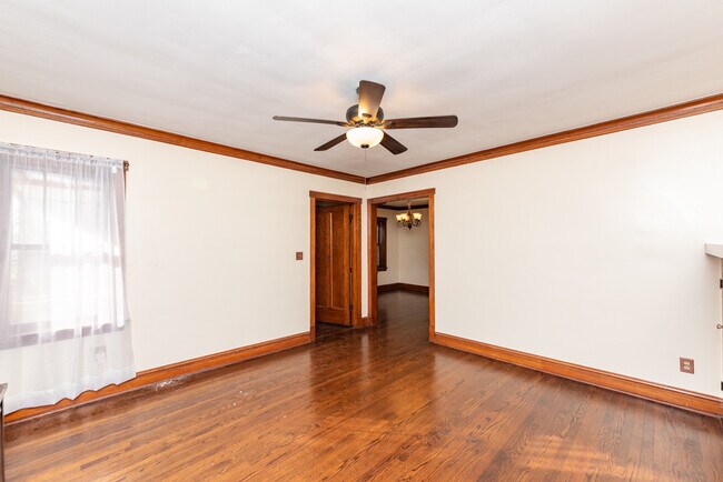 Building Photo - 2848 N Kostner Ave