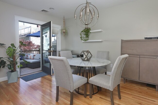 Building Photo - 79 School St