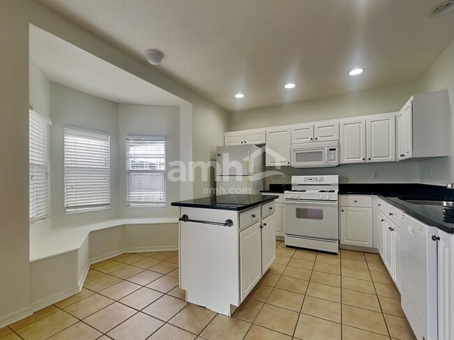Foto del edificio - 4322 Brooke Dr