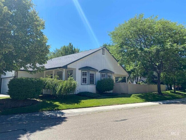 Building Photo - 3 bedroom in Bristol Heights