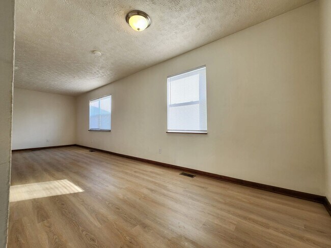Foto del edificio - 4197 Sullivant Ave
