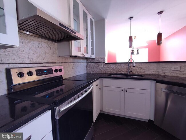 Foto del edificio - 7671 Coachlight Ln
