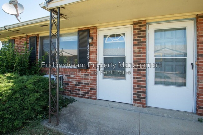 Foto del edificio - 4545 Wayne Meadows Cir