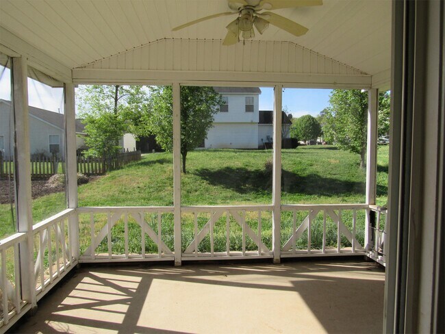 Building Photo - 225 English Hills Dr