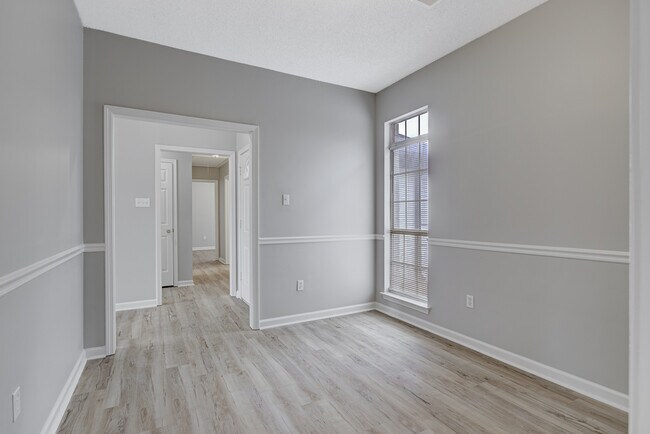 Foto del edificio - 5750 Sparrow Run