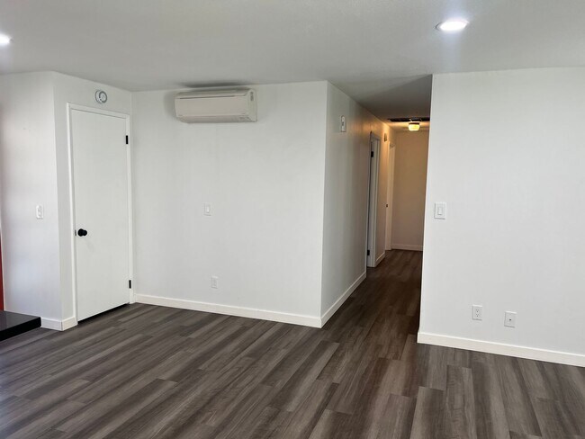 Building Photo - 3bd/2ba Bellevue Home