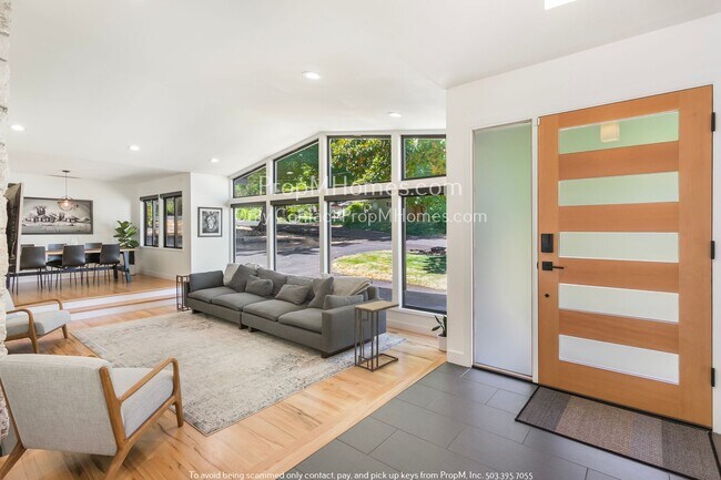 Building Photo - Fantastic Three-Bedroom Home in West Linn on a Half Acre W/ Landscaping Included!