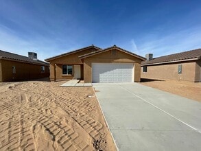 Building Photo - 4528 S Desert Willow Wy