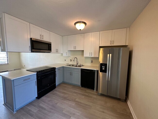 Foto del edificio - 2 Bedroom Apartment Walking Distance to FSU