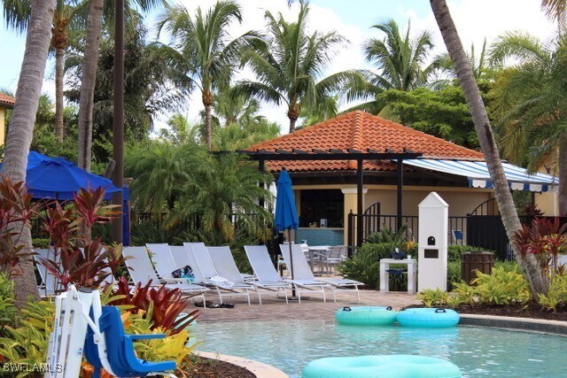 Foto del edificio - 985 Sandpiper St