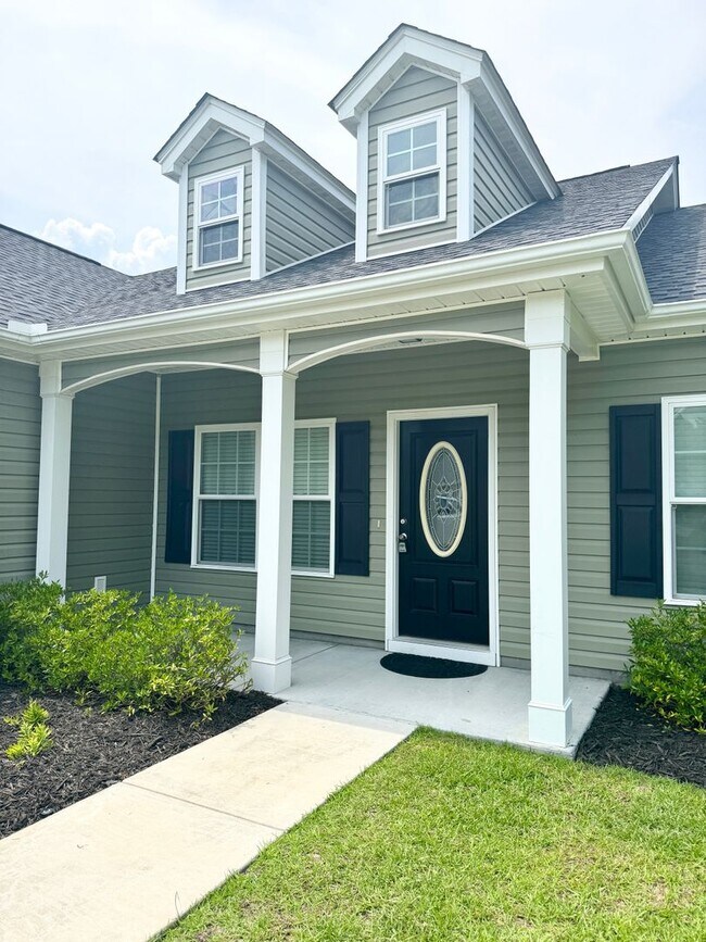 Building Photo - BEAUTIFUL 3 bedroom 2 bath home on a corne...