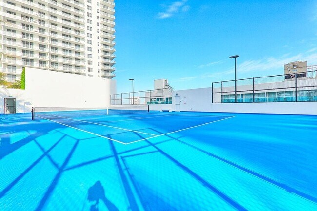 Building Photo - 4010 S Ocean Dr
