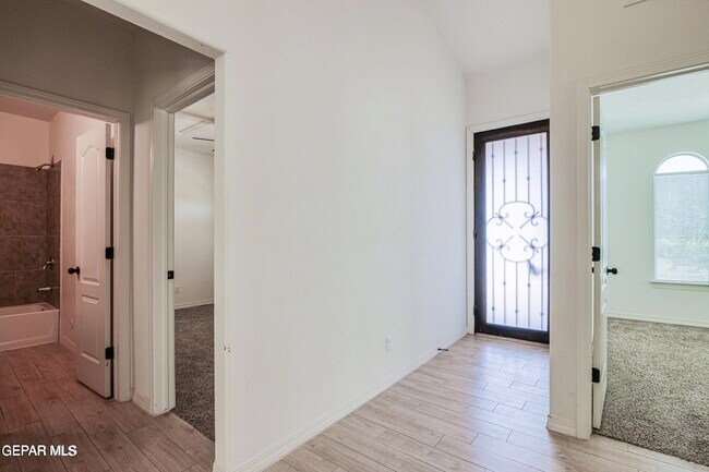 Foto del edificio - 14385 Tobe Davis Dr
