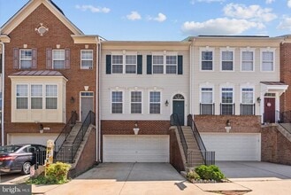 Building Photo - 8557 Wyngate Manor Ct