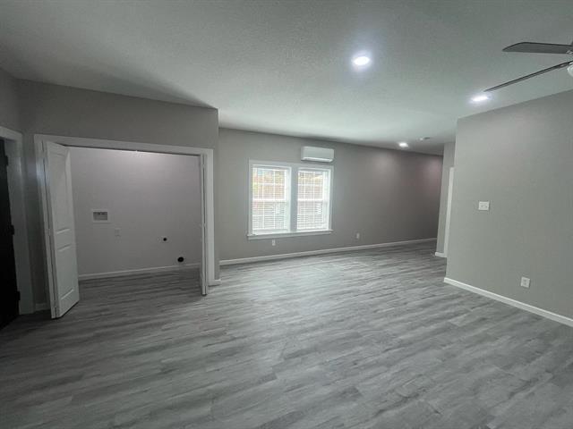 Foto del edificio - 6272 Adelbert Dr