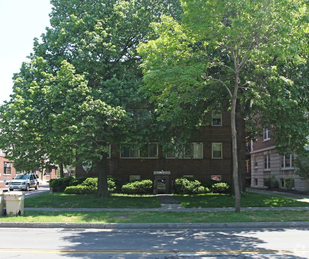30-32 Goodman St - 30-32 S Goodman St