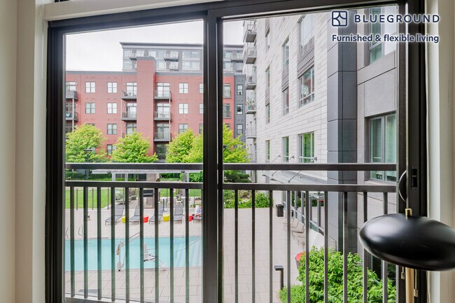 Building Photo - 449 Canal St