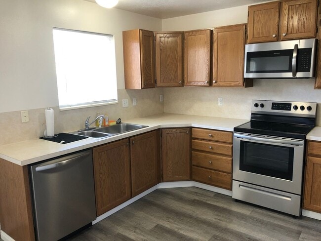 Foto del edificio - Cute Provo 3 bed 2.5 bath Townhome