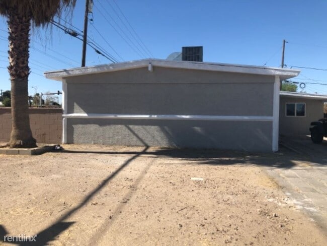 Building Photo - 3 br, 1 bath House - 2500 Taylor Ave