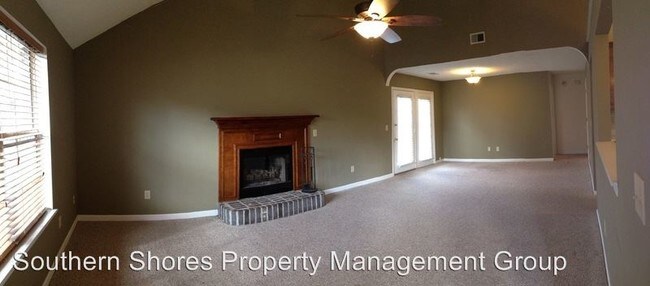 Building Photo - 309 Camelot Dr