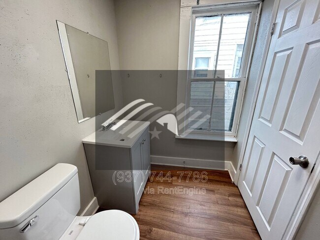 Building Photo - 211 Alaska St