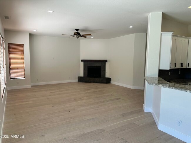 Building Photo - 4303 E Hamblin Dr