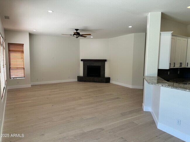 Foto del edificio - 4303 E Hamblin Dr